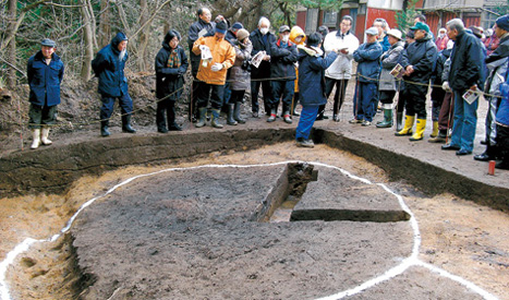 2009年に行われた亀ヶ岡遺跡現地説明会